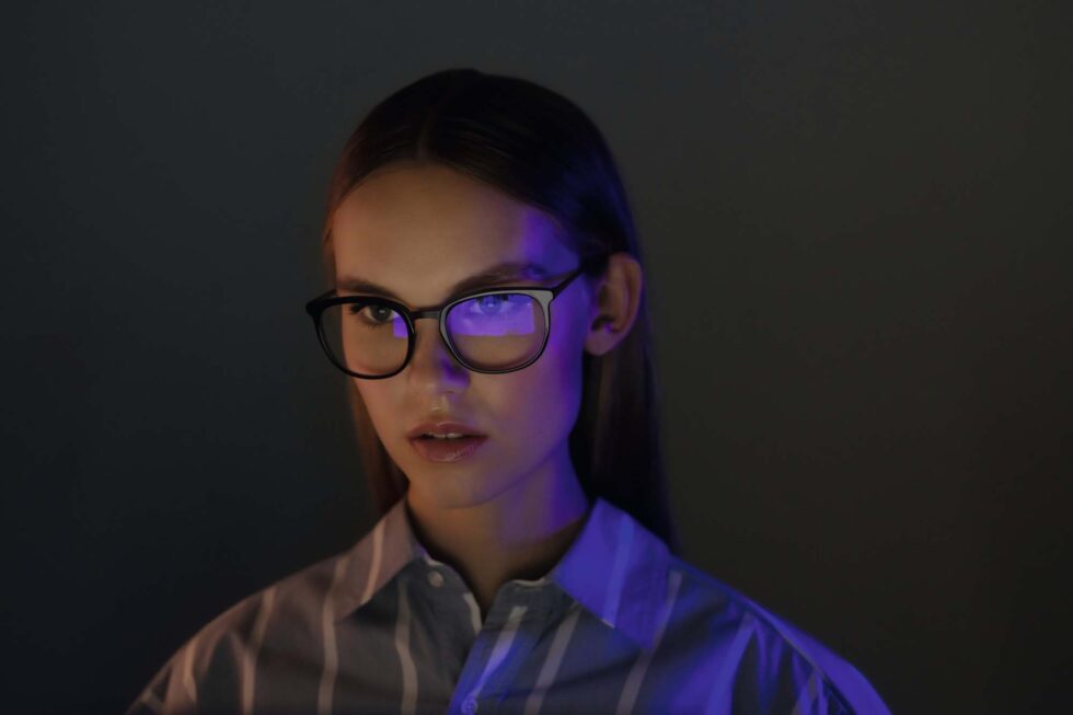 Wann brauche ich eine Blaulichtfilter Brille? - Optik Brandstätter